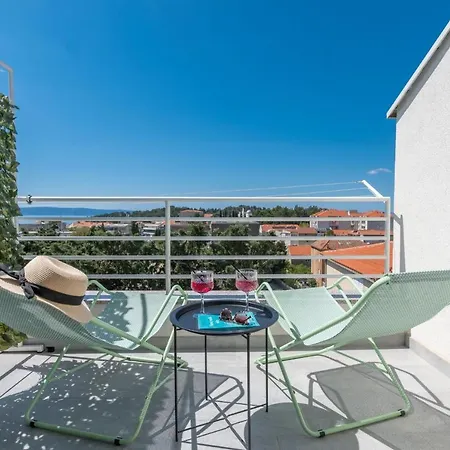M6 * Makarska