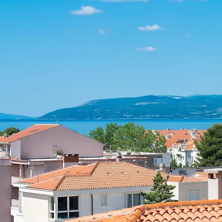 M6 * Makarska